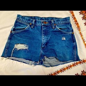 Vintage Distressed Wrangler Cutoff shorts